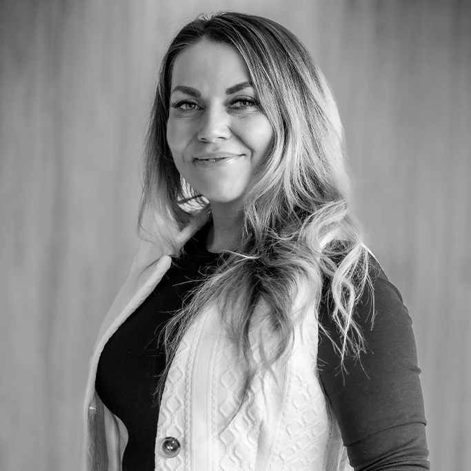 Leanne Headshot.webp