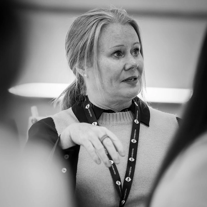 Louise Headshot.webp